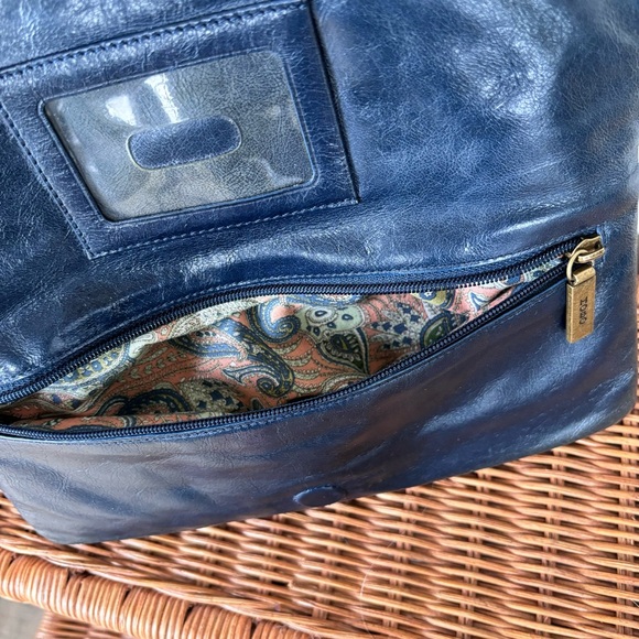 Hobo International Leather Fold Over Bow Clutch Dark Navy - Picture 5 of 16